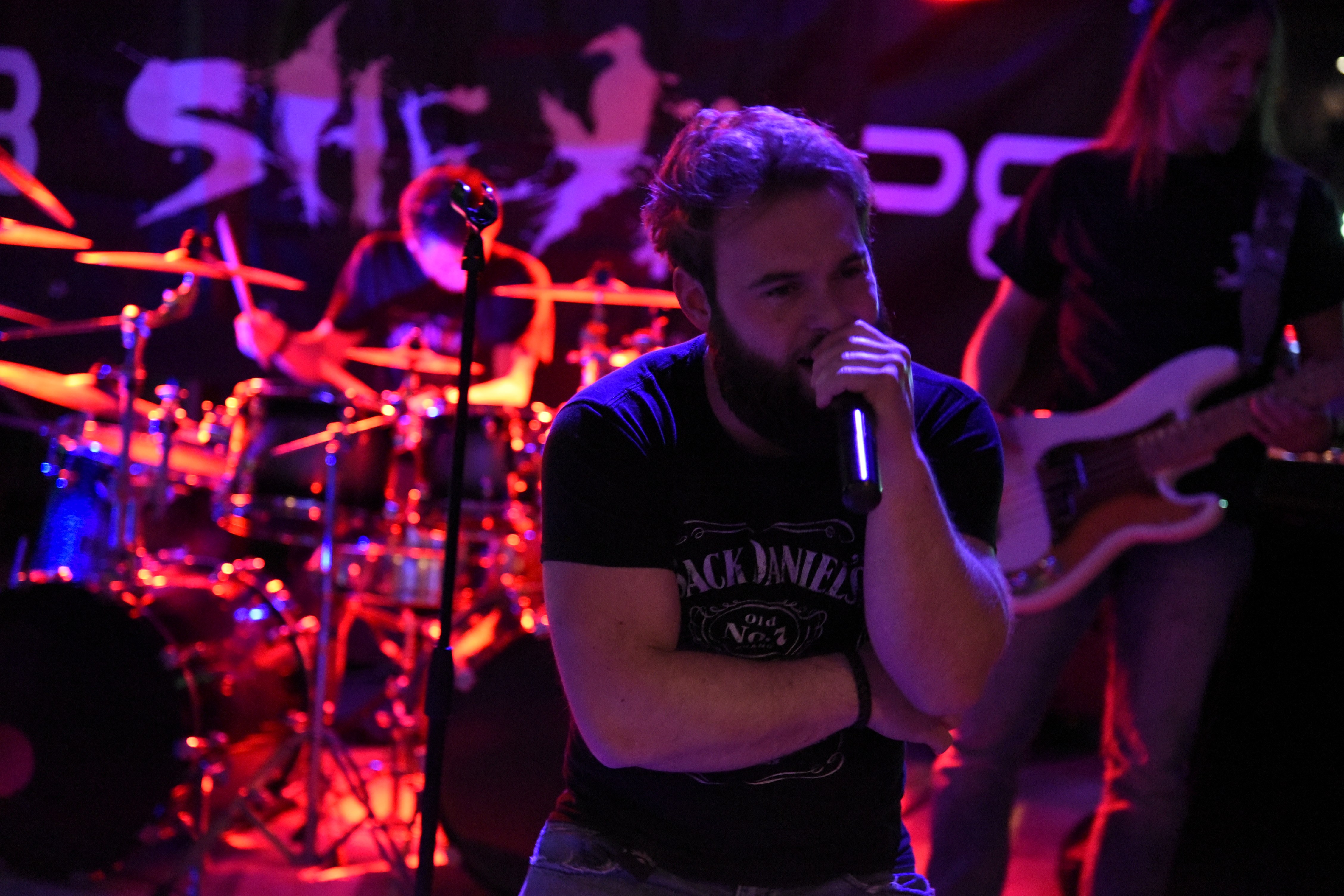 Stefano Santomauro - Voce degli Sheya durante una performance live